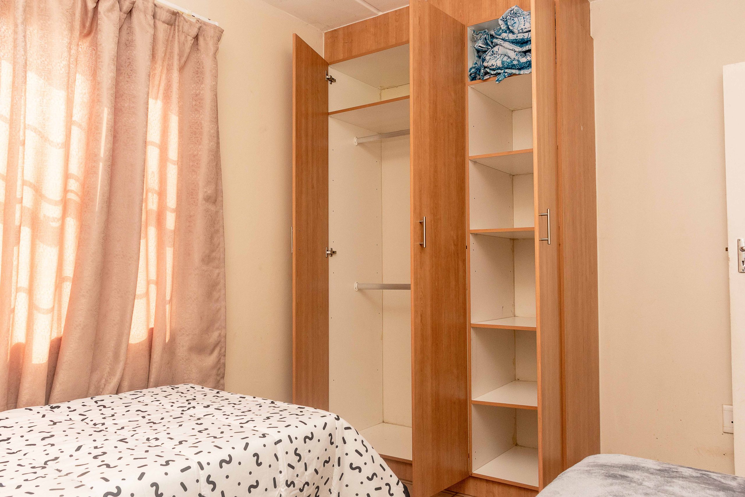 DSC_0079 copy Built in wardrobe